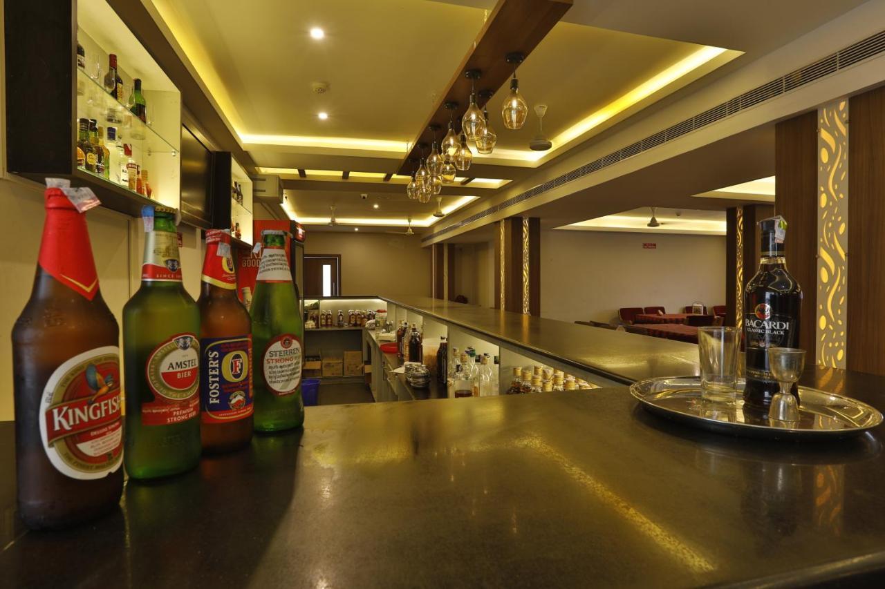 Hotel Panchavady Tiruvalla Exterior foto