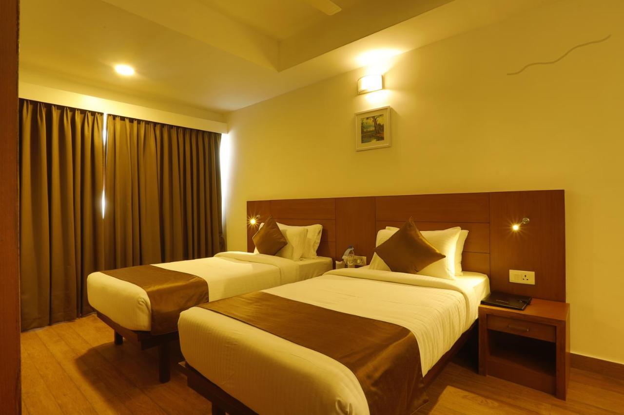 Hotel Panchavady Tiruvalla Exterior foto
