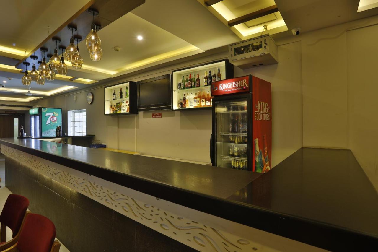 Hotel Panchavady Tiruvalla Exterior foto